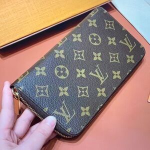 Louis Vuitton Zippy Wellet Long Purse